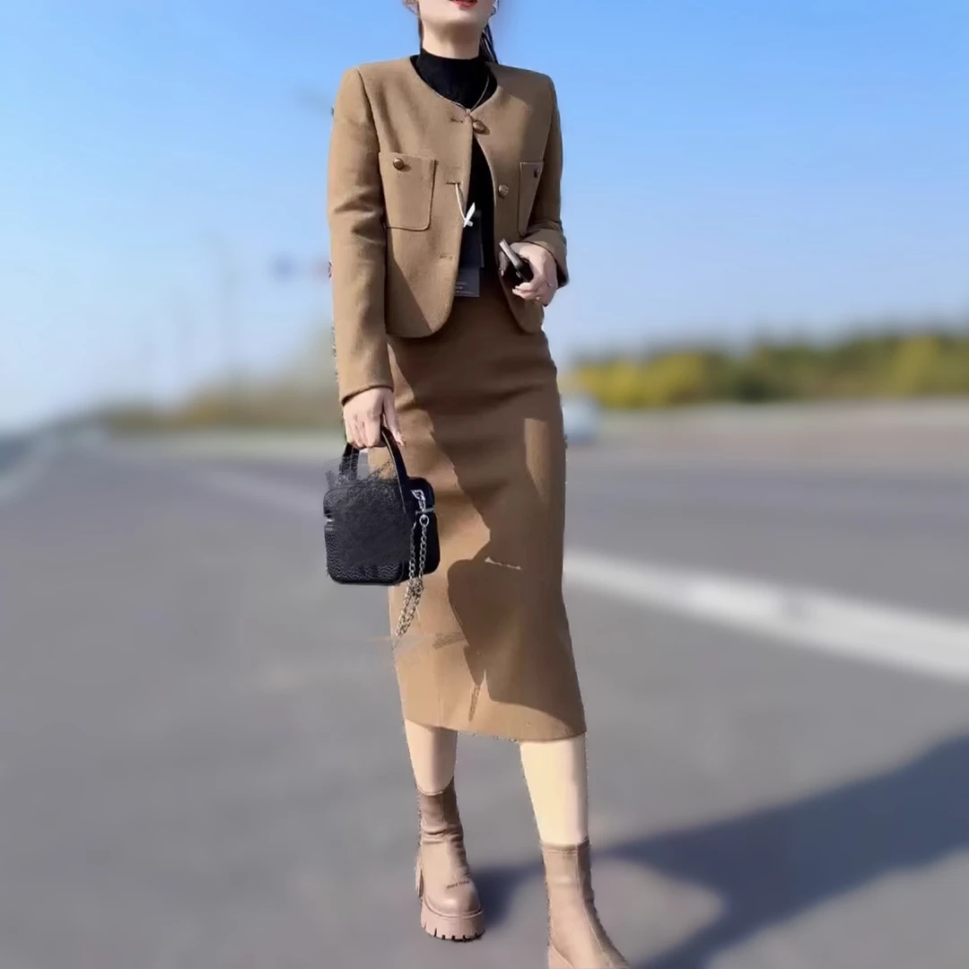 网红爆款洋气名时尚纯色外套+半身裙女装