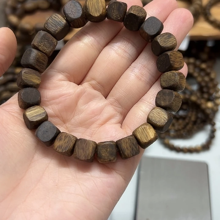 沉香沉香精油卡1.0左右方糖 10.7