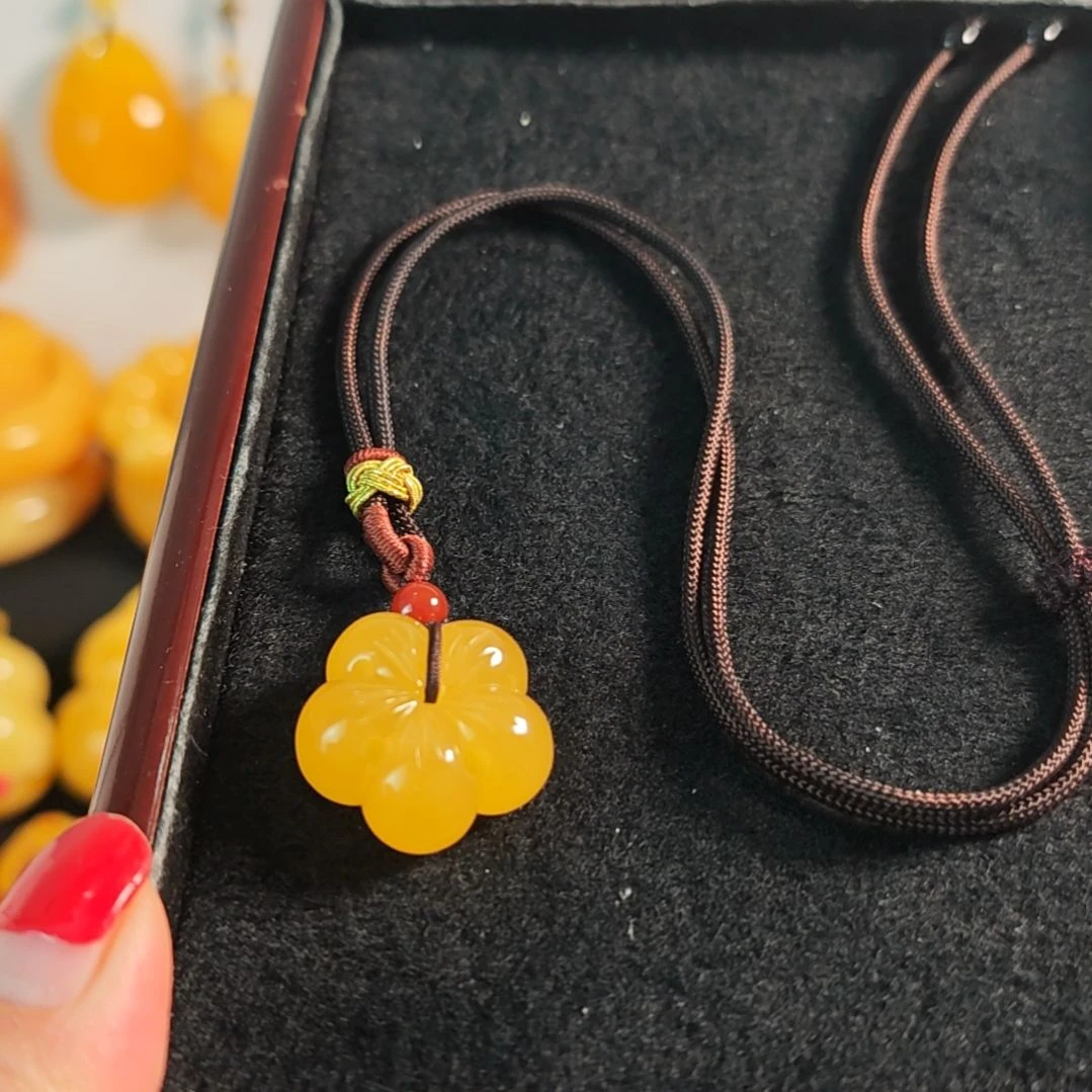 蜜蜡吊坠(赠链)未镶嵌