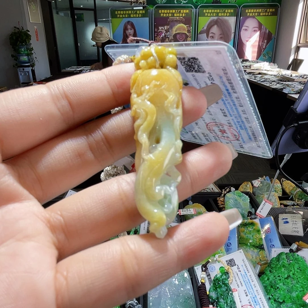 颈饰未镶嵌翡翠一