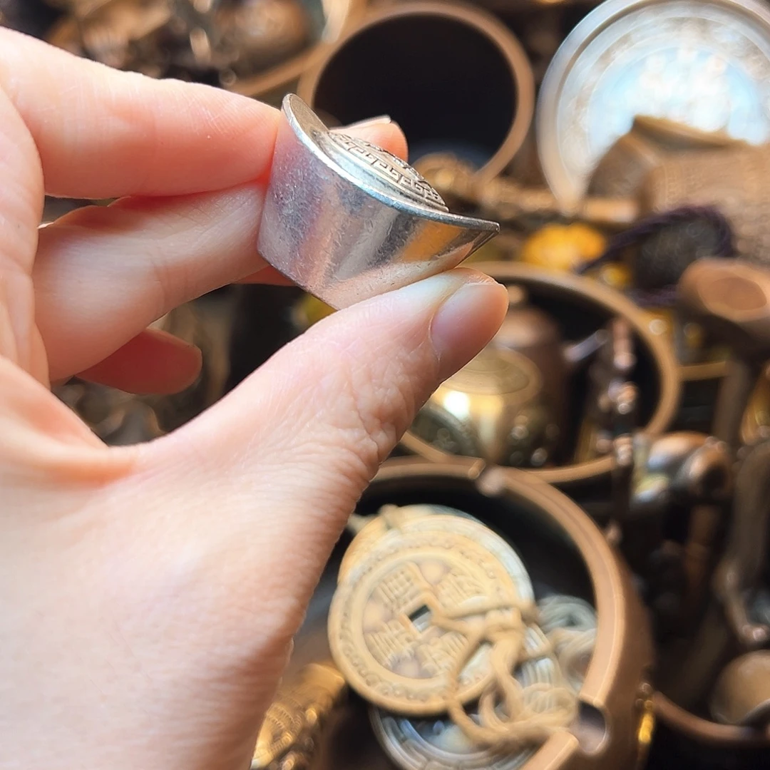 精美铜器工艺品等