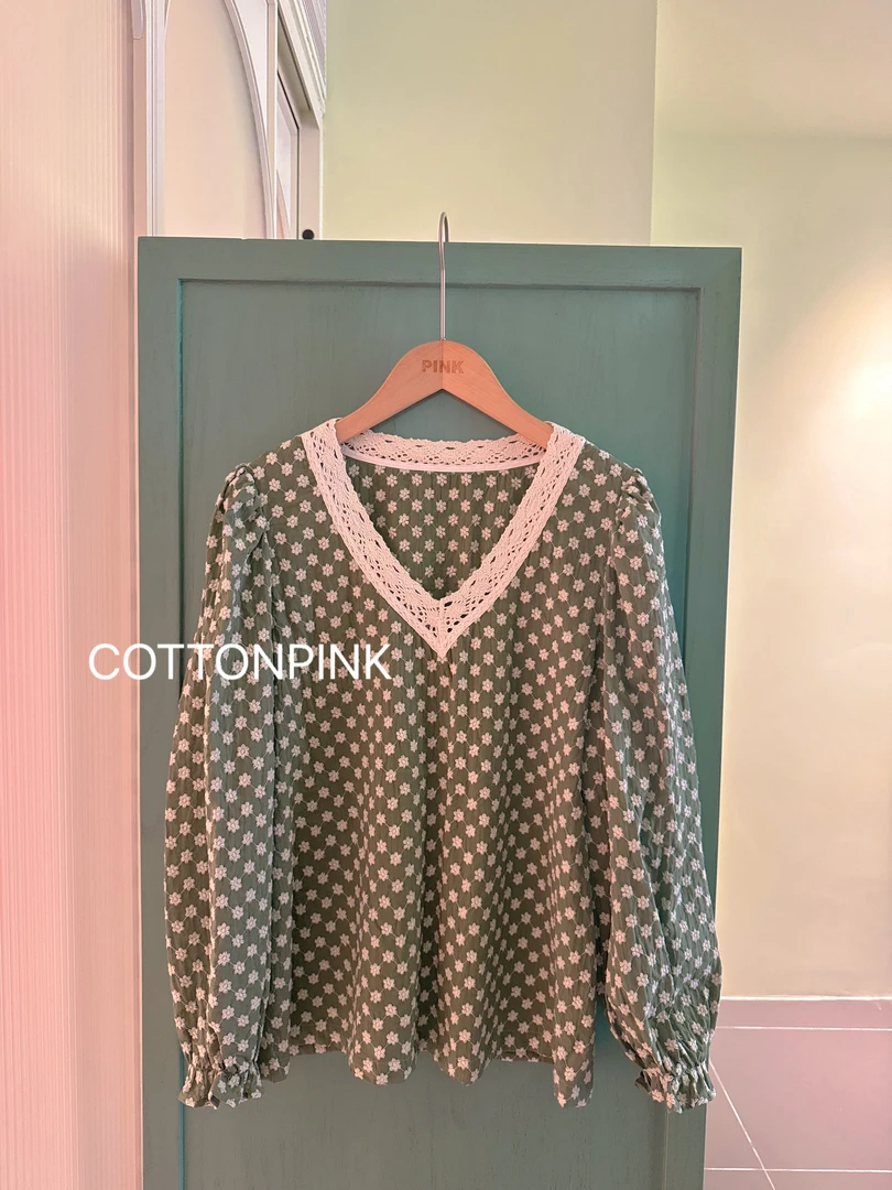 COTTONPINK女装设计师款重工时尚刺绣百搭V领上衣女