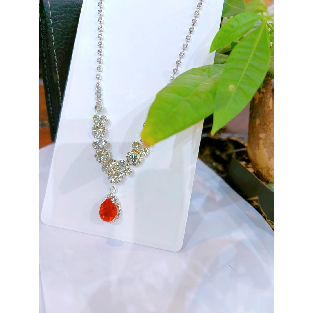 轻奢时尚款水滴项链-x01