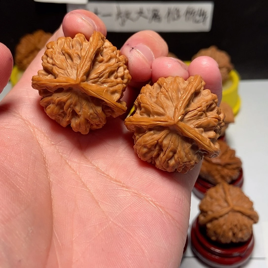 吊坠文玩核桃天****）花王