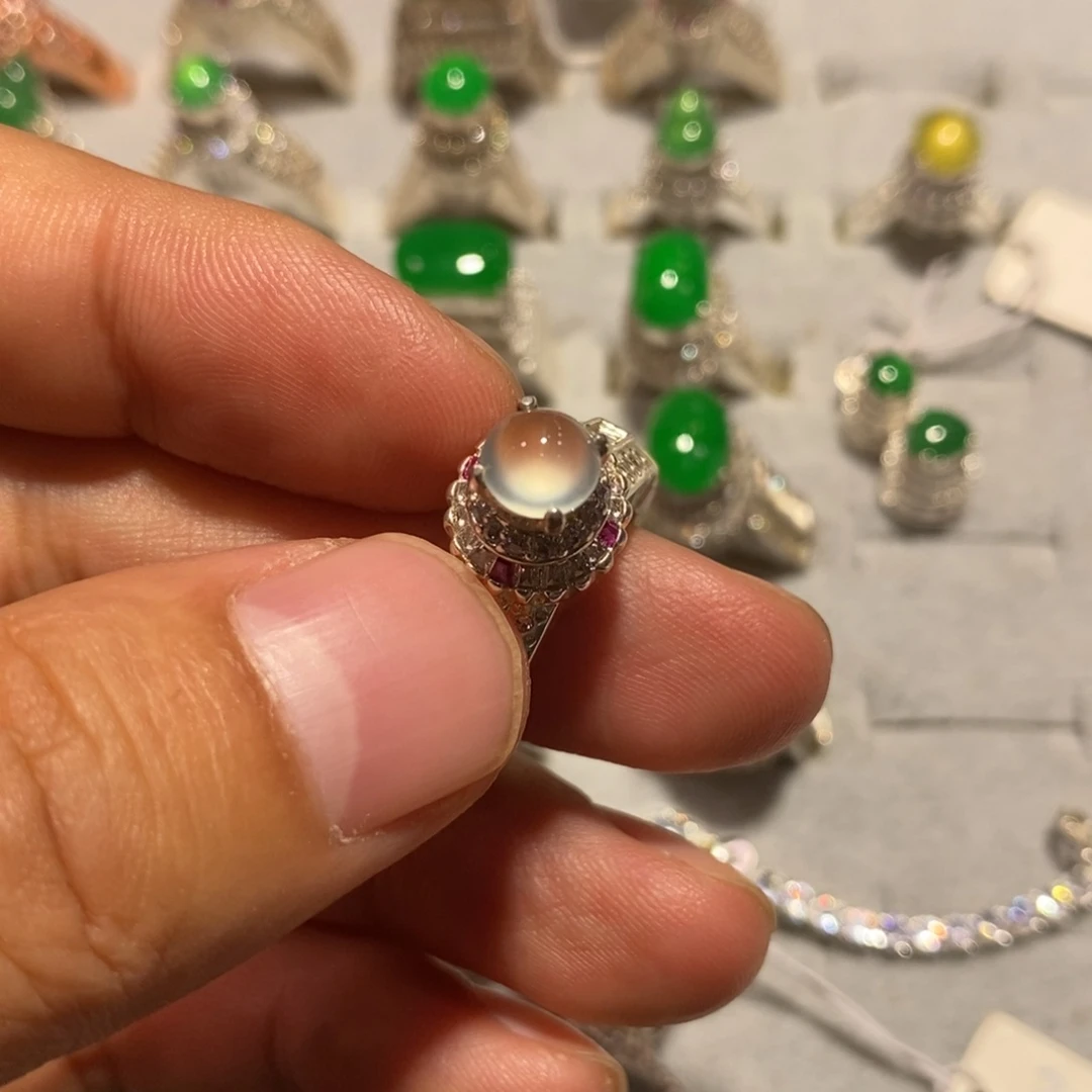 定制翡翠未镶嵌玻璃种6.7mm