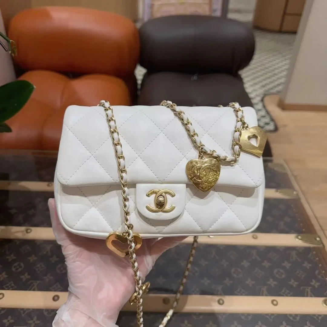 99新 Chanel/香奈儿 Chanel香奈儿 22B 白色爱心链条大mini  芯