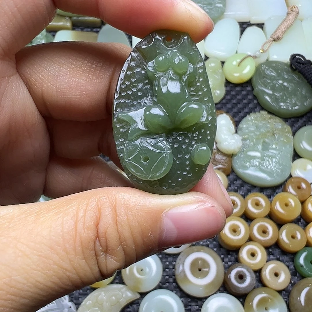 和田玉未镶嵌吊坠(不含链)