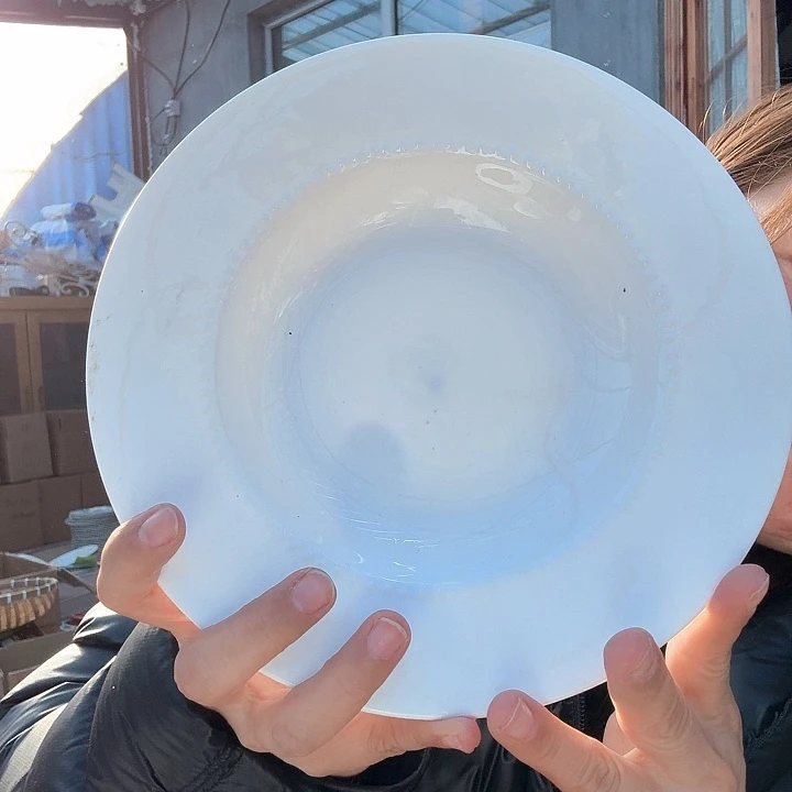 骨瓷23厘米白色浮雕草帽汤盘微瑕