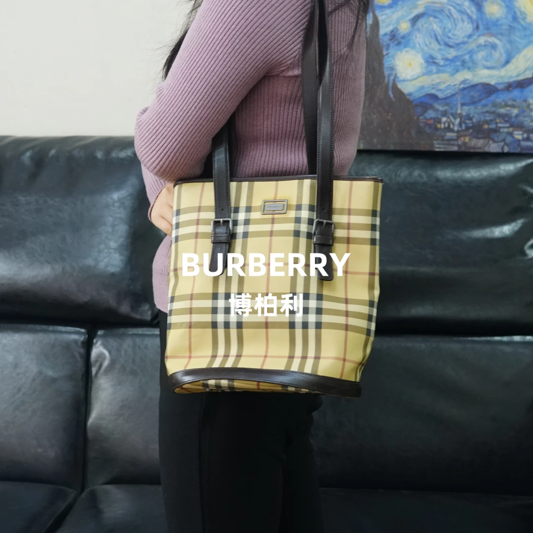 95新 BURBERRY/博柏利 格纹水桶包/JJ01123132/3132