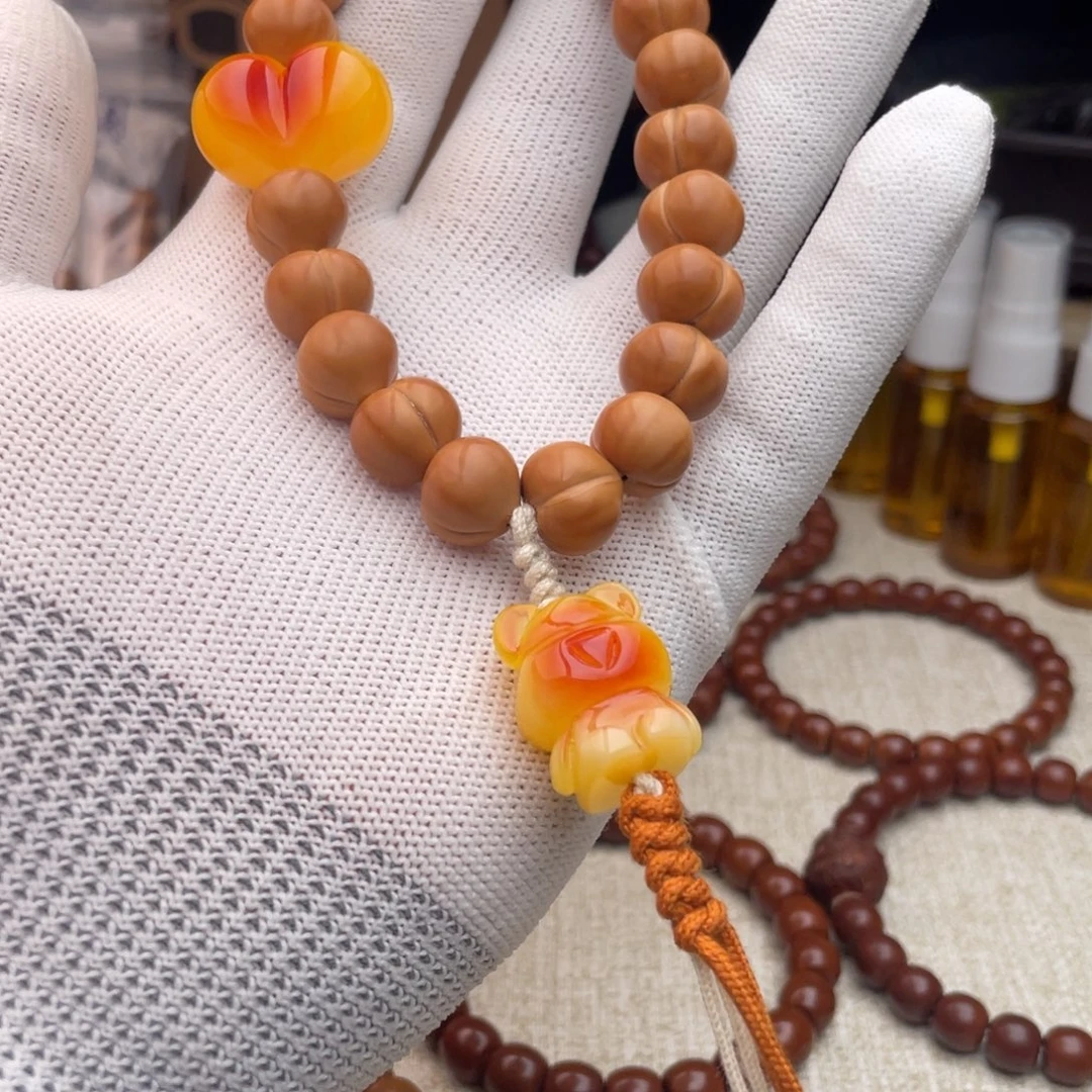 M***z猴头核桃吊坠屁挑