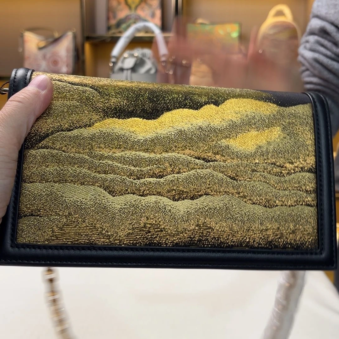 潇****织绣高定浮力大漏