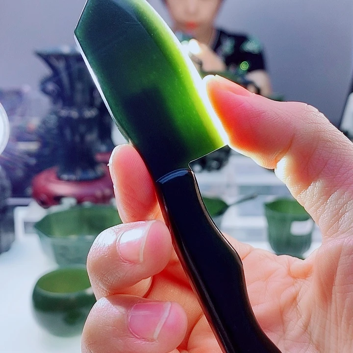 未镶嵌和田玉（青玉）把件