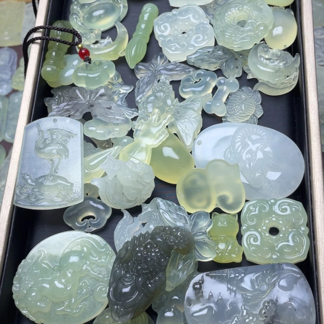 未镶嵌蛇纹石玉颈饰任选一个