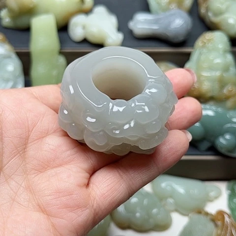 和田玉未镶嵌颈饰涂*～