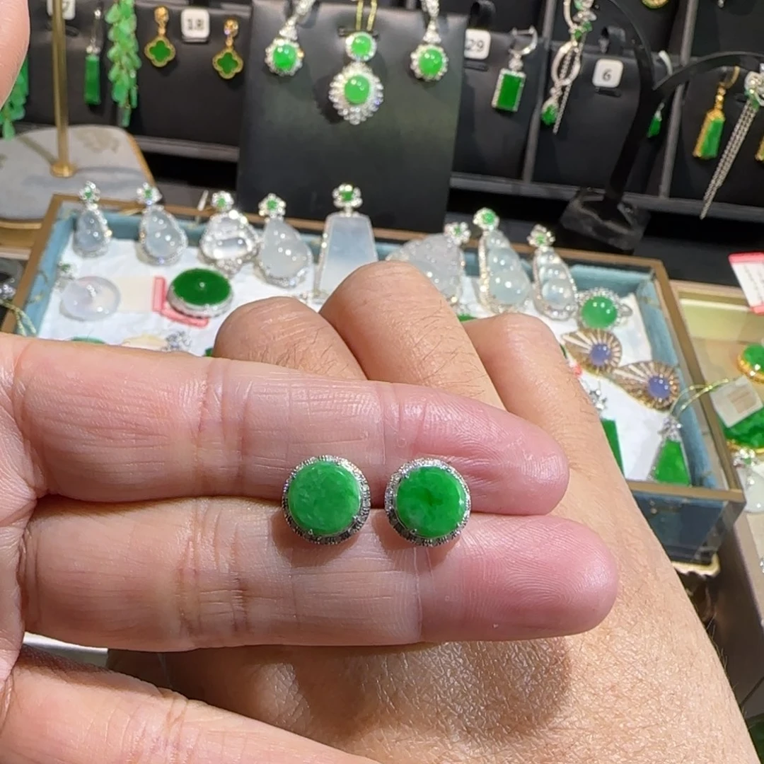 翡翠18K金镶嵌颈饰耳钉