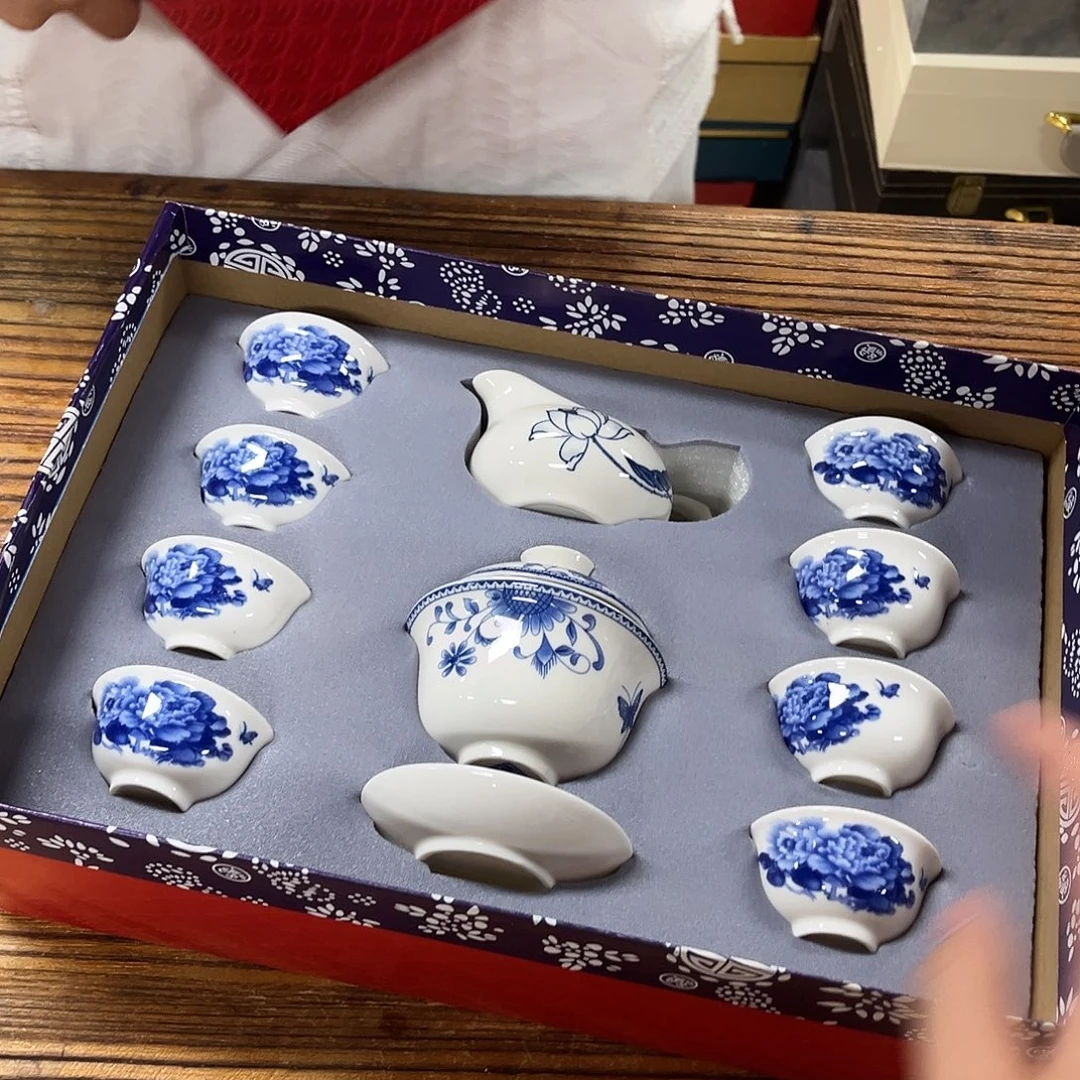 孤品茶具套装等。