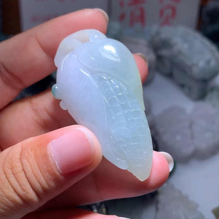 翡翠未镶嵌颈饰保真天然A货翡翠。