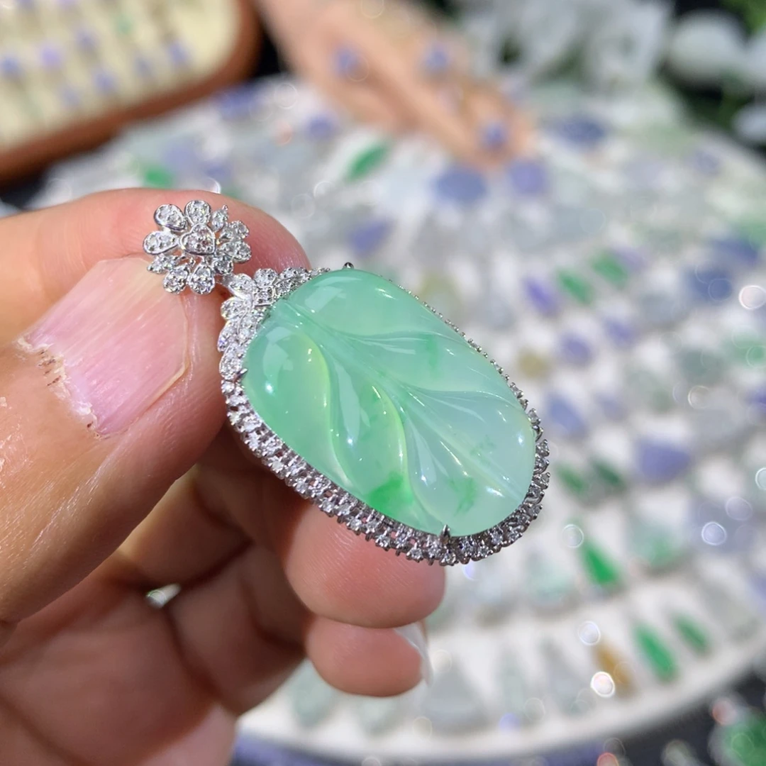 吊坠(不含链)18K金镶嵌翡翠