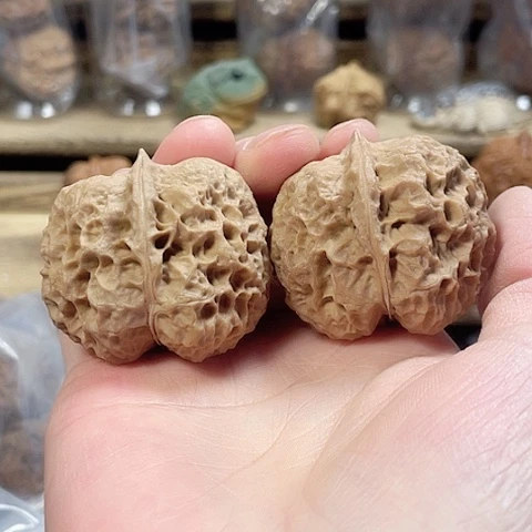 文玩核桃把件大苹果带彩43