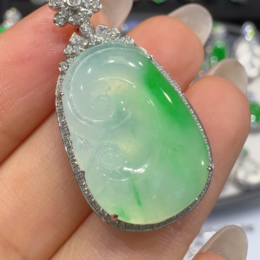 天****翡翠18K金镶嵌颈饰收到货48小时鉴赏期