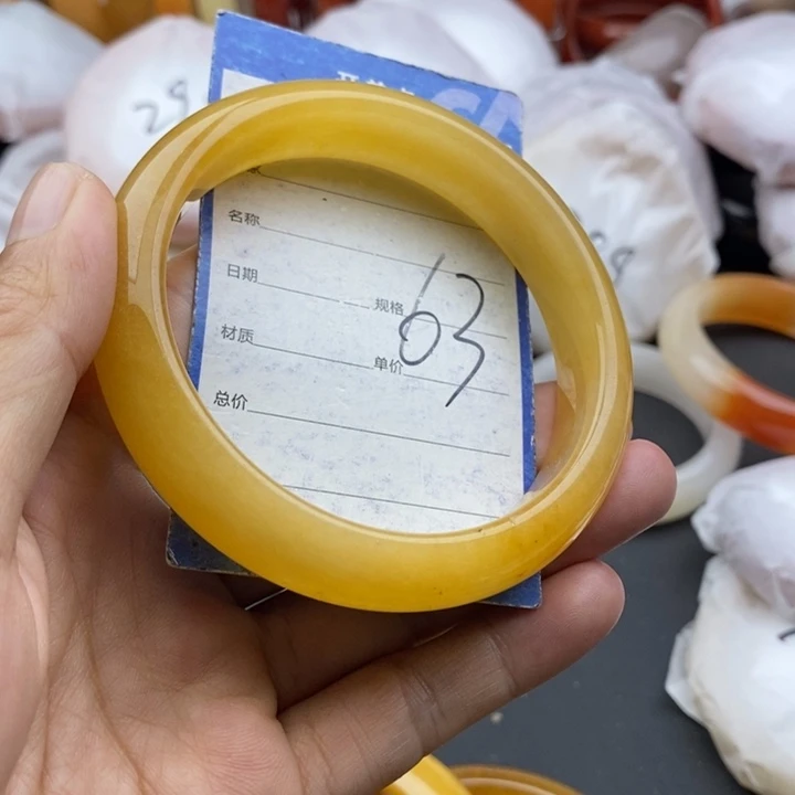 石英质玉未镶嵌手镯
