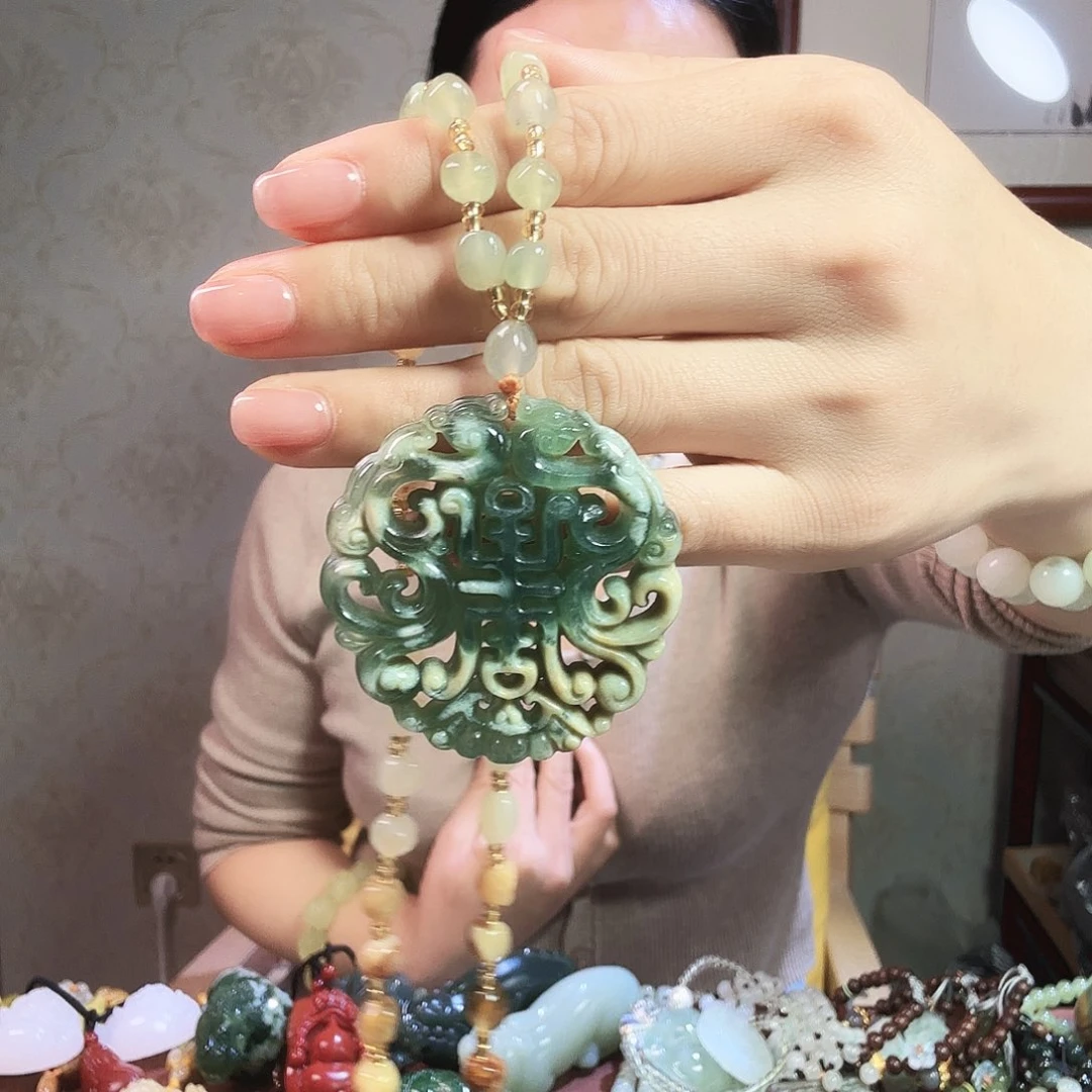 ꧄***꧄蛇纹石玉未镶嵌颈饰