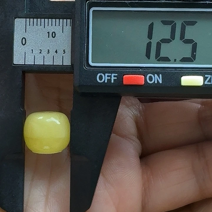 蜜蜡未镶嵌裸石26