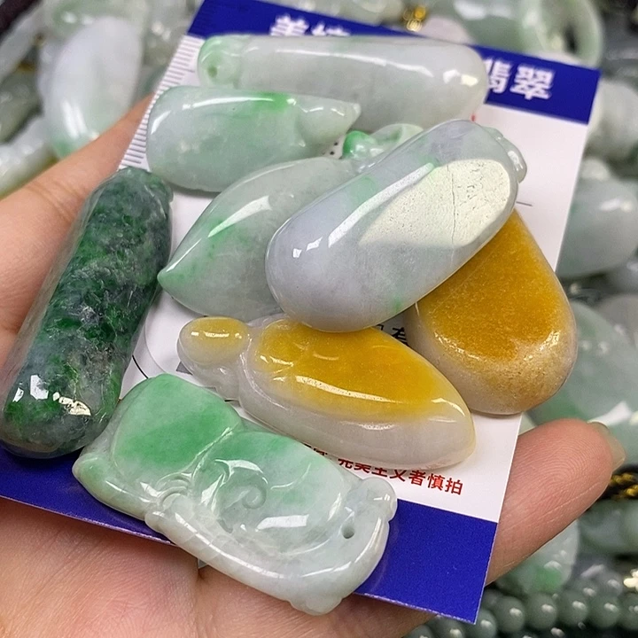 双***翡翠未镶嵌颈饰翡翠