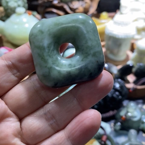 蛇纹石玉未镶嵌手把或挂件