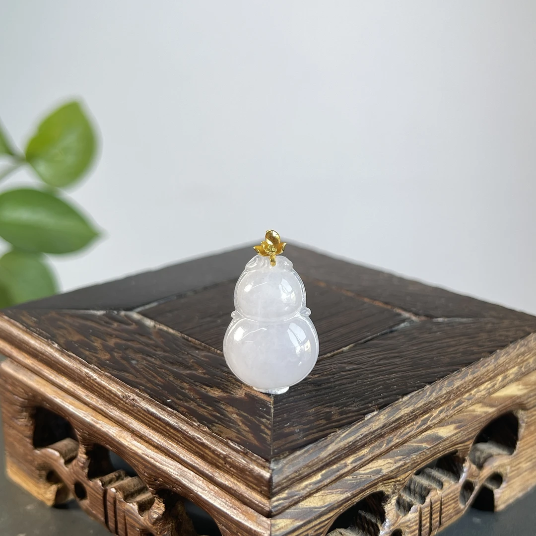 JTW08-24  天然缅甸A货翡翠  18K扣头葫芦