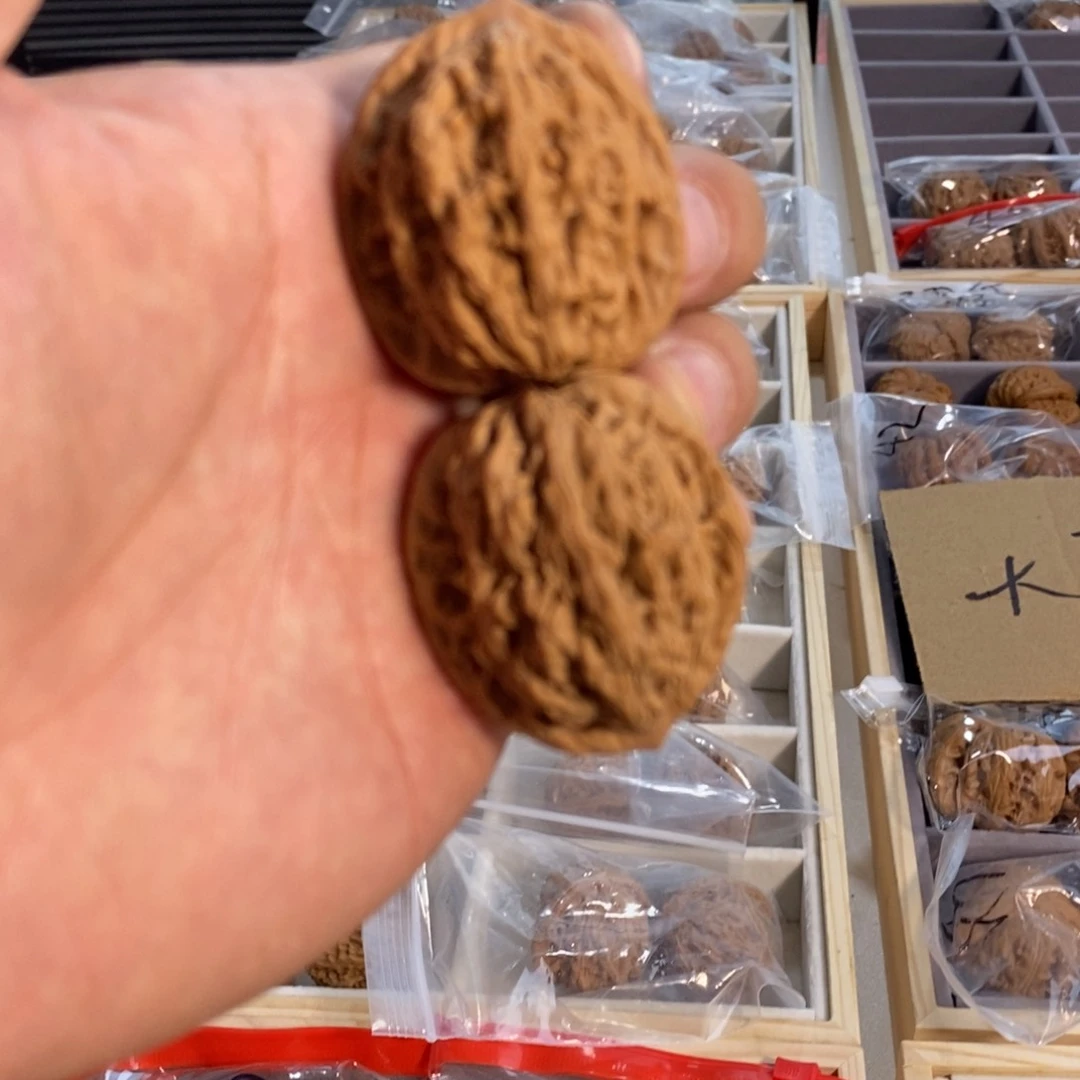 文玩核桃吊坠虎头文玩核桃手把件