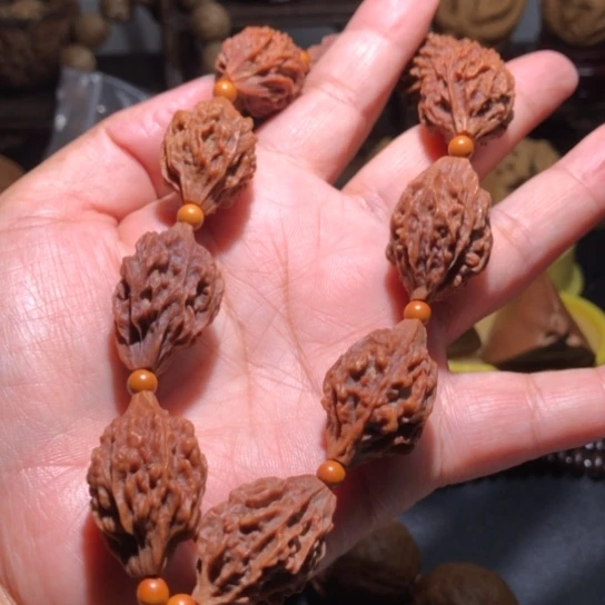 吊坠橄榄核异型刺猬橄榄手把件