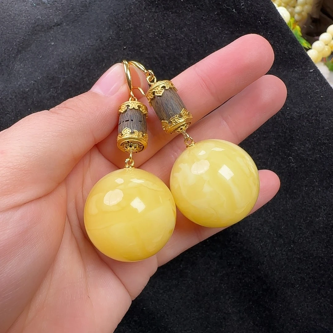 蜜蜡未镶嵌珠宝奇石