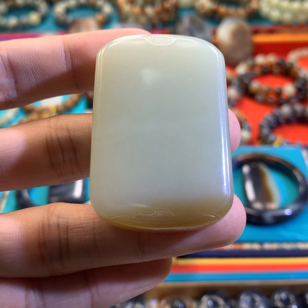 淡***然和田玉（糖玉）未镶嵌手链