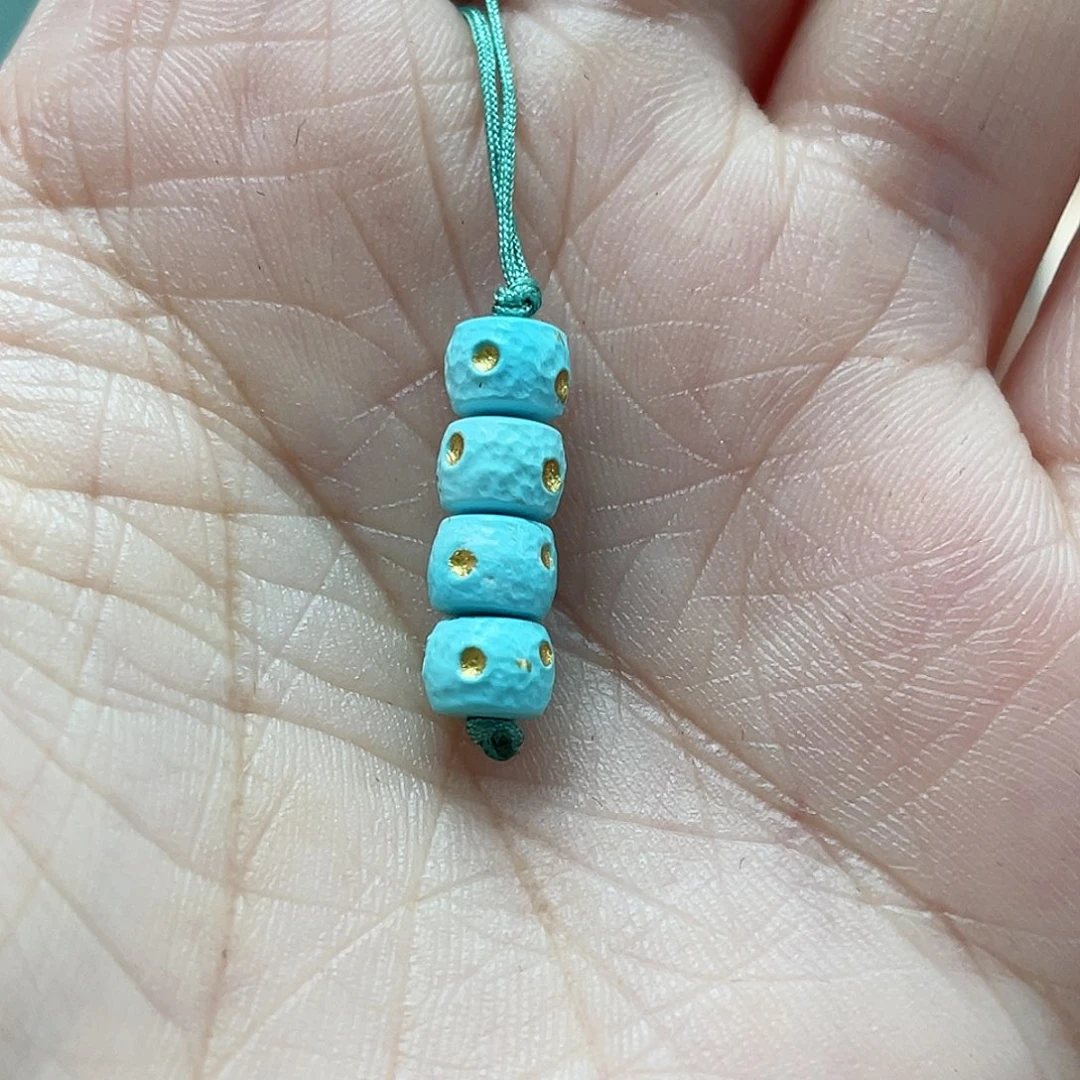 绿松石颈饰未镶嵌