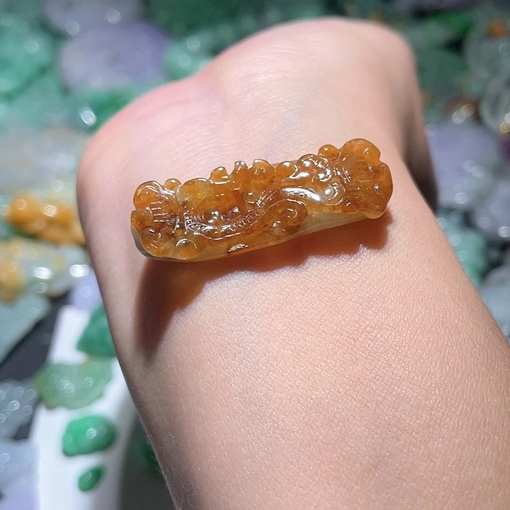 颈饰未镶嵌翡翠天