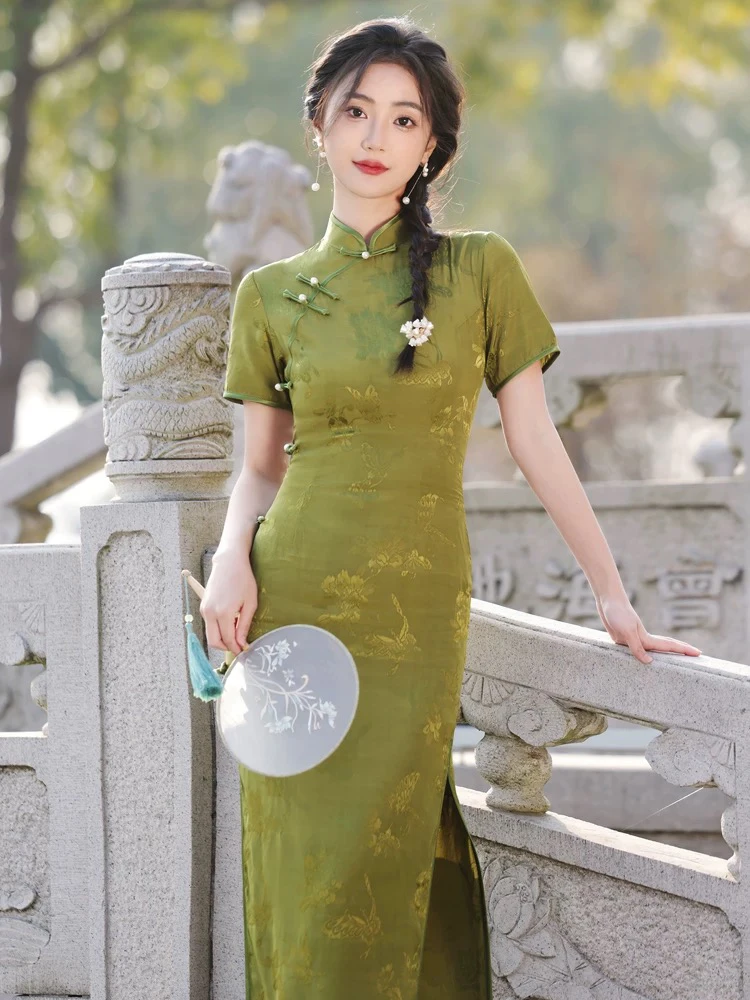 9762-绿色蝴蝶提花重工旗袍
