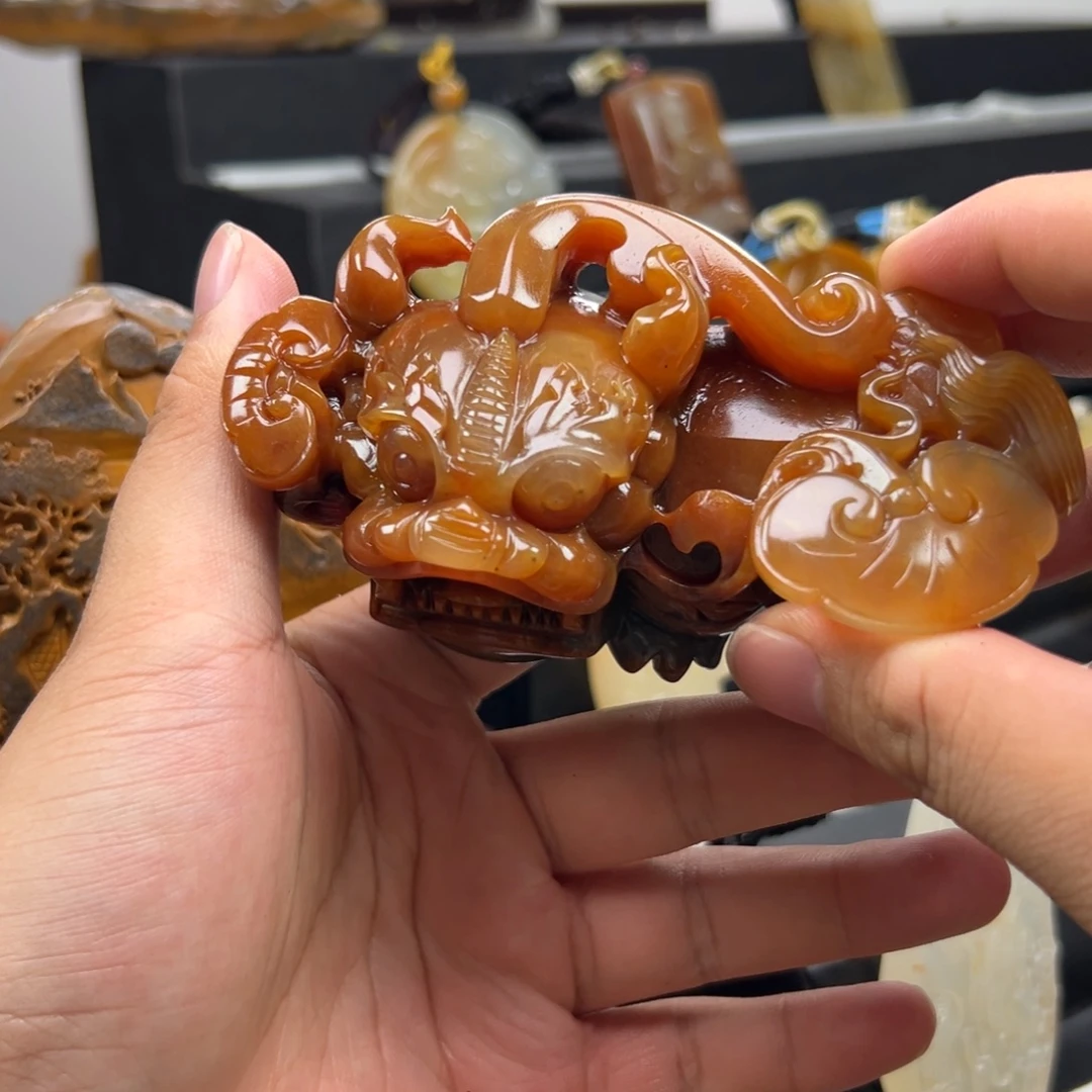 未镶嵌石英质玉（黄龙玉）黄龙玉