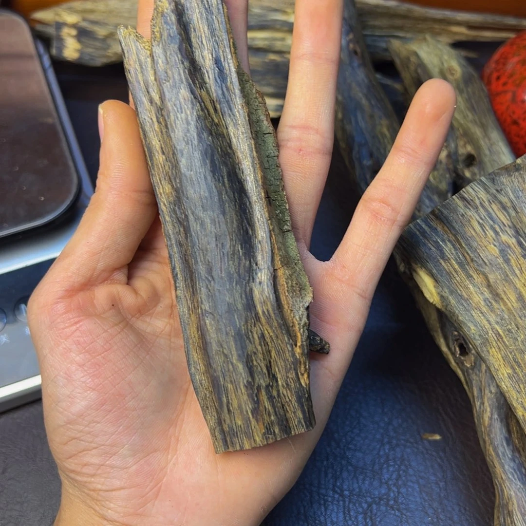 哲***y沉香沉香碎屑金沙叶