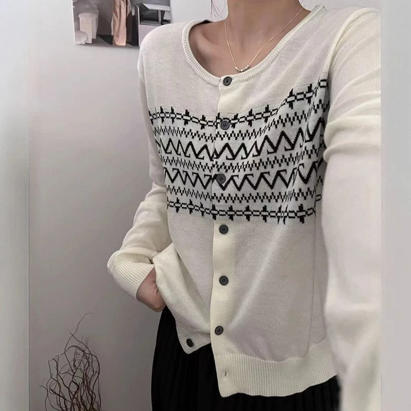 法式复古风薄款针织毛衣开衫女2025秋季新款提花设计上衣外套