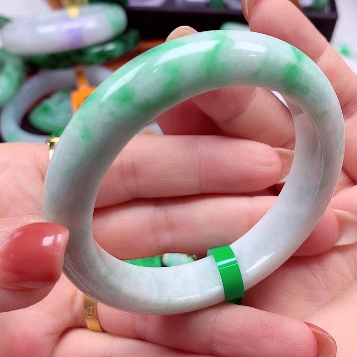翡翠未镶嵌手镯翡翠手镯