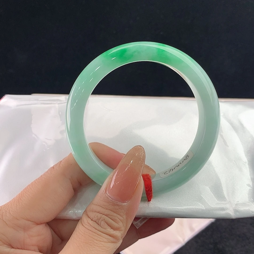 【闪购商品】未镶嵌手镯翡翠正56