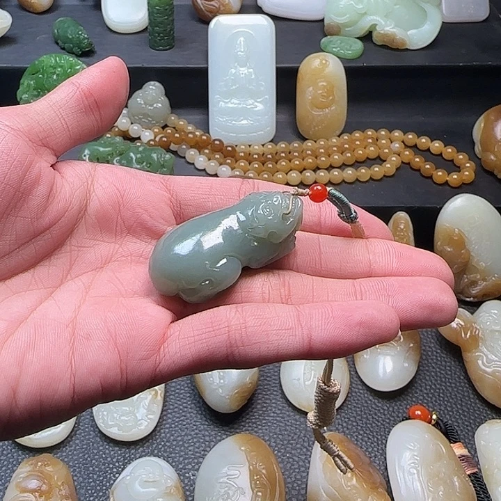 和田玉未镶嵌颈饰