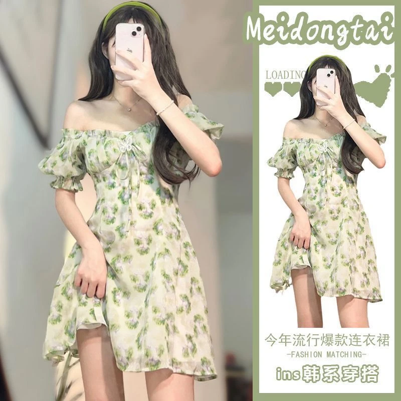 小清新浅绿色碎花连衣裙女夏季2023年新款方领一字肩泡泡袖短裙子