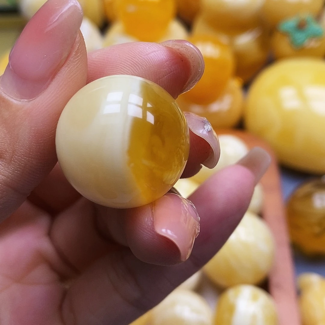 蜜蜡未镶嵌珠宝奇石