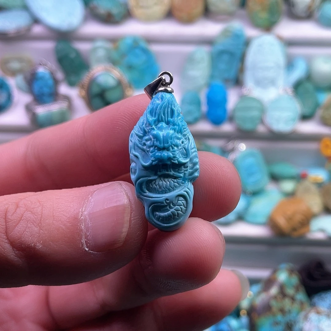 绿松石颈饰未镶嵌经**段