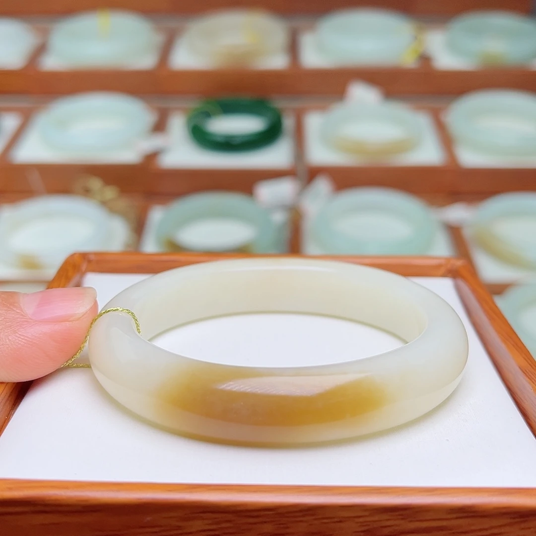 未镶嵌手镯和田玉50.9