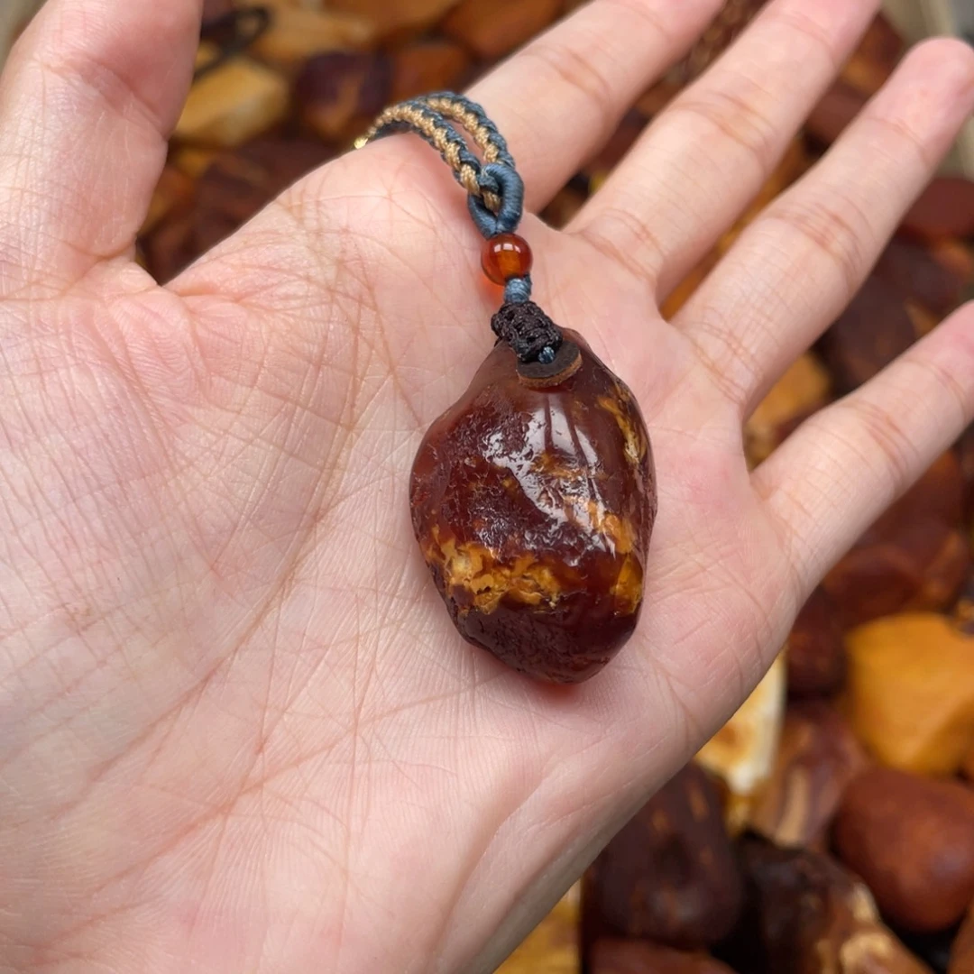 未镶嵌琥珀珠宝奇石