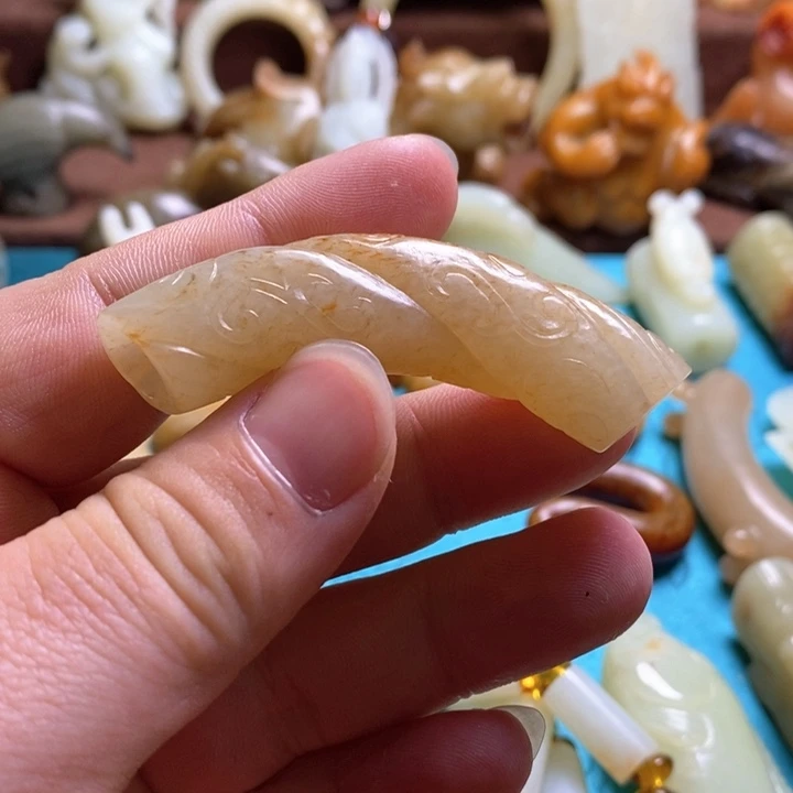 和田玉挂件未镶嵌山**逢