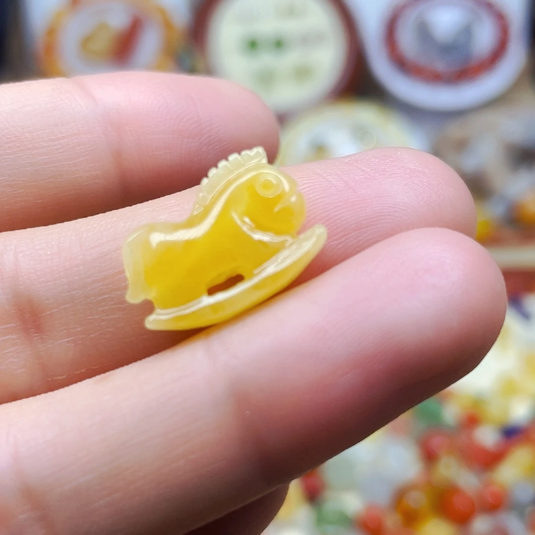 琥珀裸石未镶嵌订制
